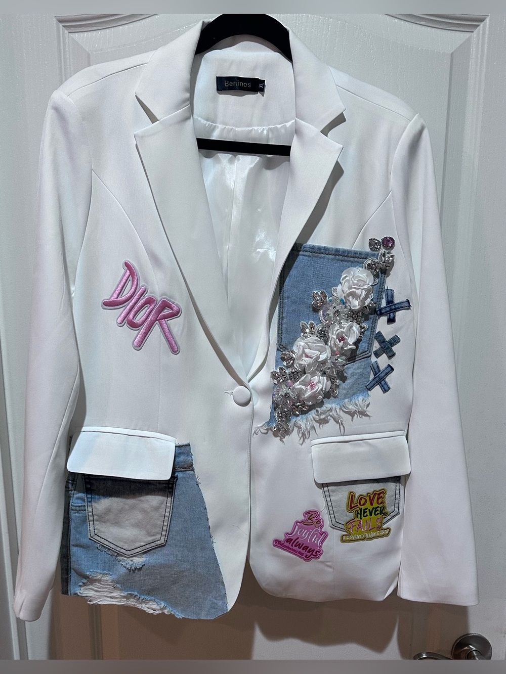Upcycled Designer-Inspired White Embellished Patch Blazer size L - Picture 2 of 5